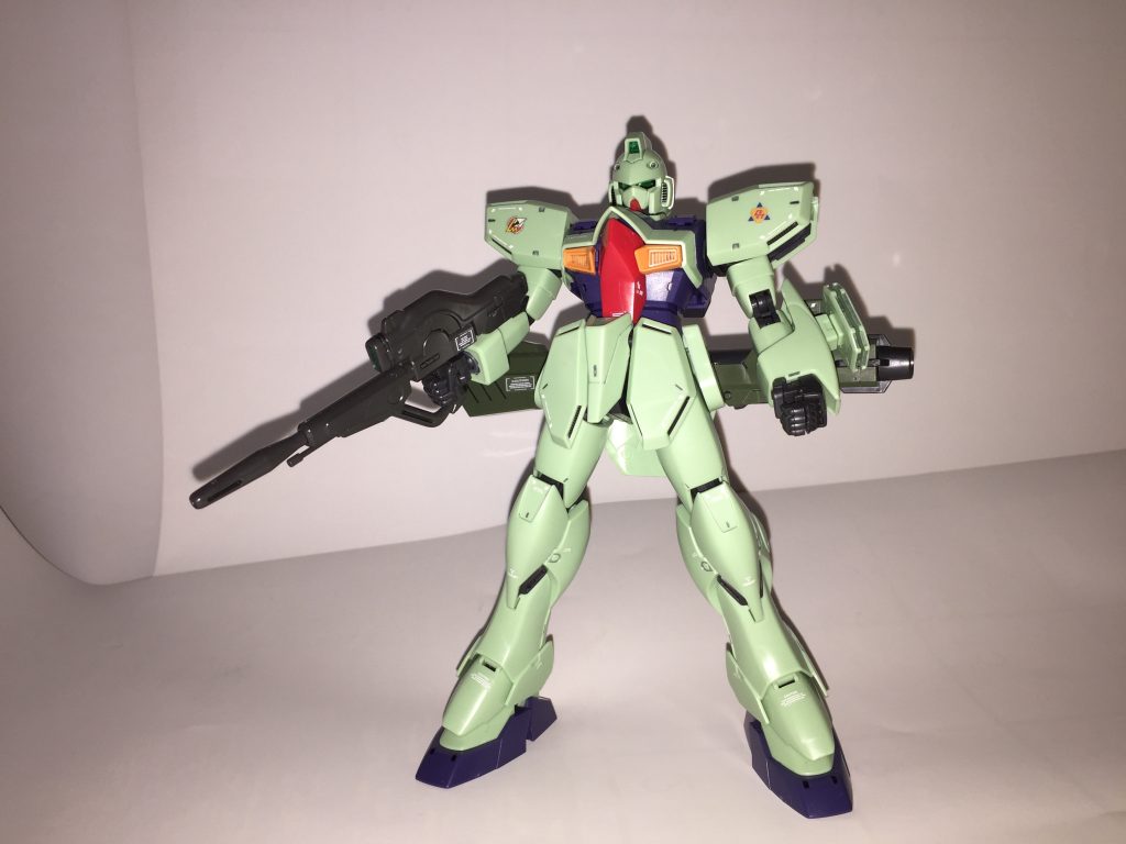 追加ブースターユニット『ツインテール』や肩部ウエポンラックを外すとガンイージっぽくはなる。つかツインテールって言う名前、当時は気にならなかったが今だったらネタにされそうだ。