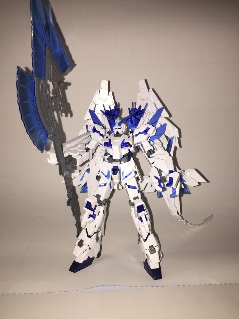 ユニコーンにバンシィノルンとフェネクスの装備をつけてフルアーマーからハイパービームジャベリンを持ってきたやつ