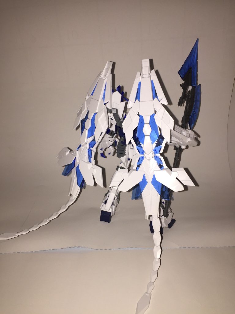 さすがに自立させるにはバランスが厳しいかな。いろんなキットからランナー集めてる都合、同じアルファベットのランナーがあるのが少し困りもの。