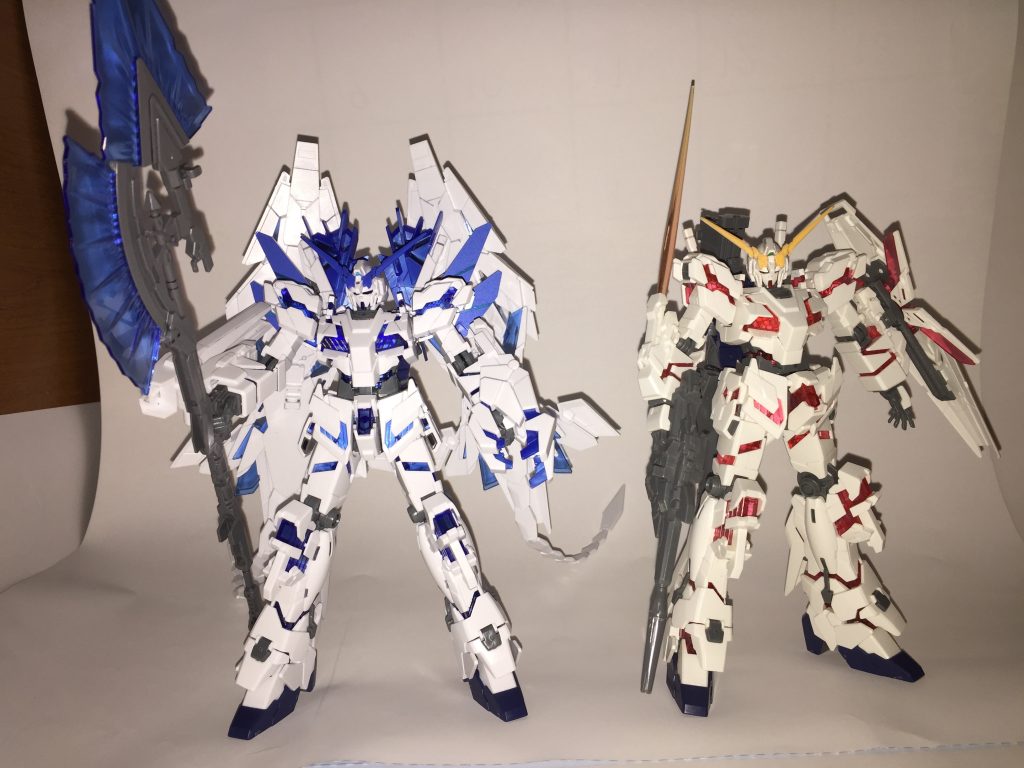 普通のユニコーンと。つかユニコーン今では15年前のキットなのね……すっかり日焼けしてしまっている。