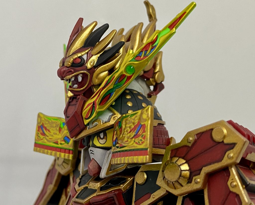 シーサーは金一色だと味気ない気がしたので、武者頑駄無カラーで色分け。イカツイ感じになりました。