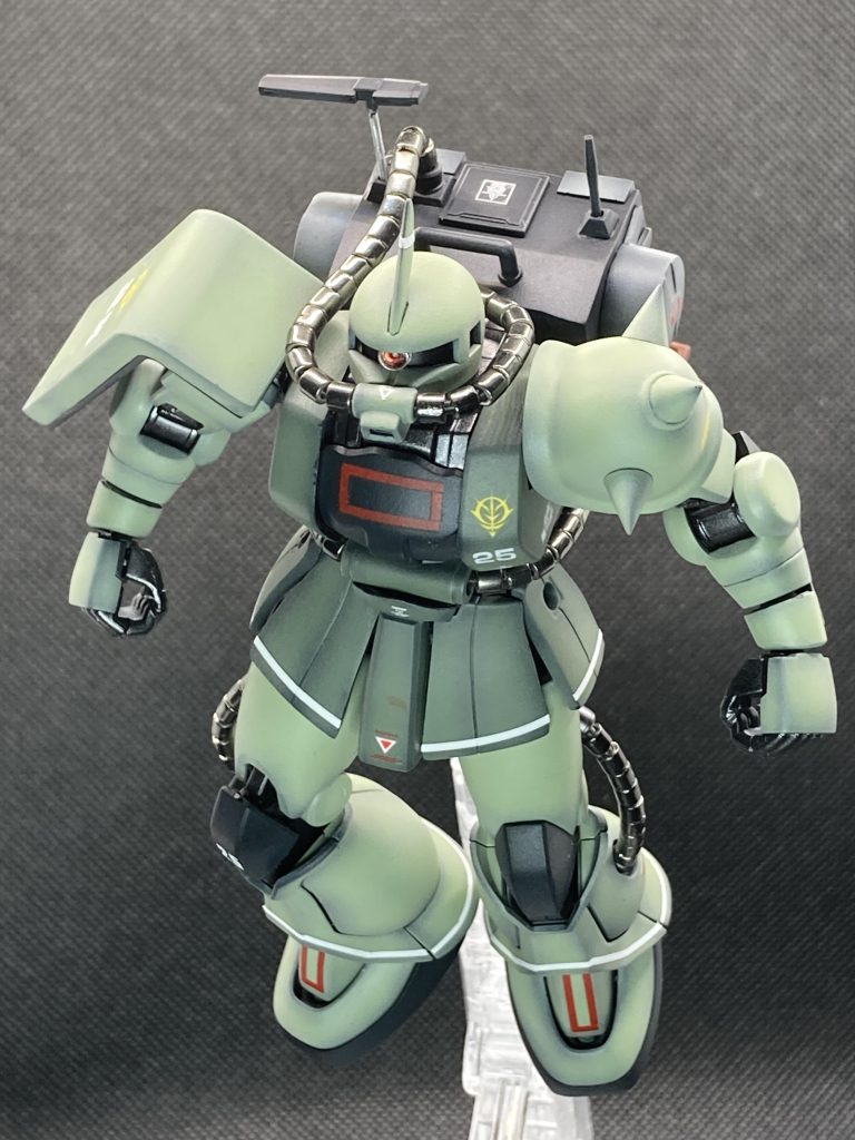 キットのままだと可動との両立を図るためか、スカートが短めでももが長く出てしまいセクシーすぎるイメージだったので前面、側面、後面を各4ｍｍほどのプラバンで延長加工していますまたスパイクもディテールアップパーツで先のとがったものに変更しています各動力パイプは1.6mmのスプリングに3㎜パイプをかぶせたものに置き換えています