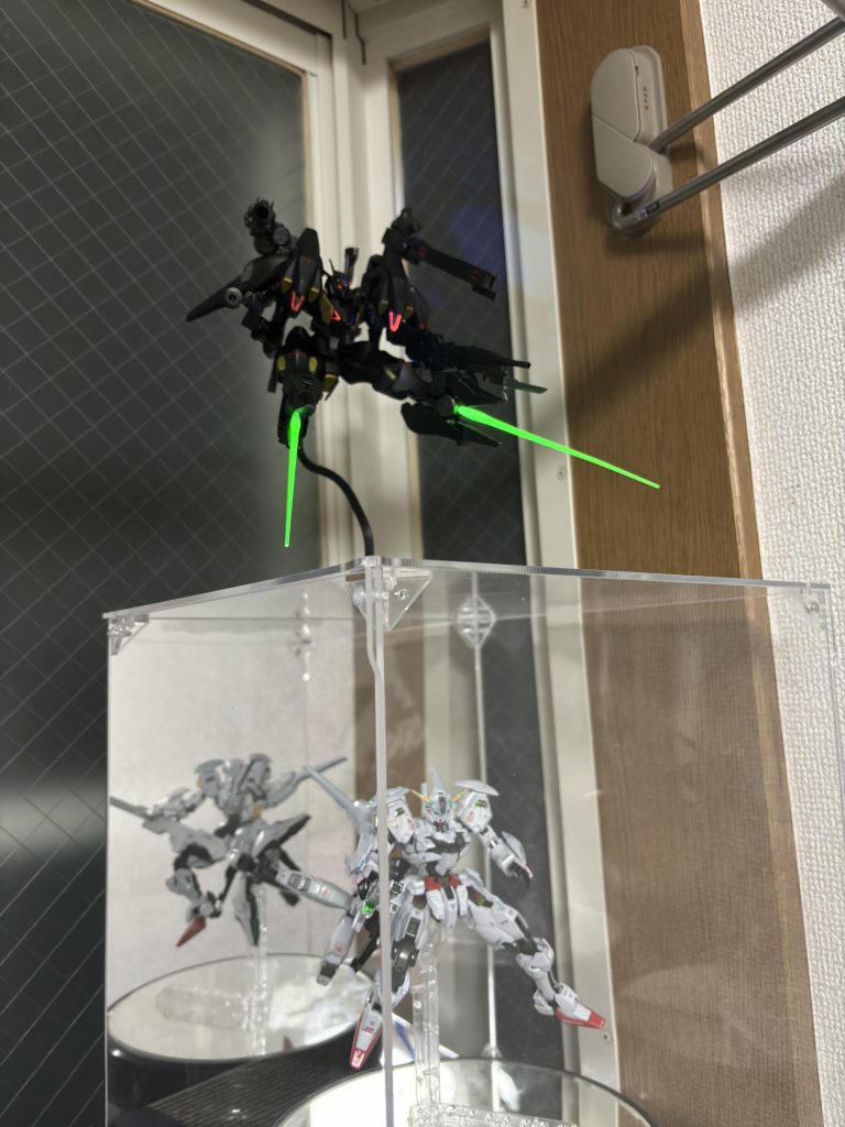 キャリバーンとサイズ比較大きすぎる…修正が必要だ(ケース)