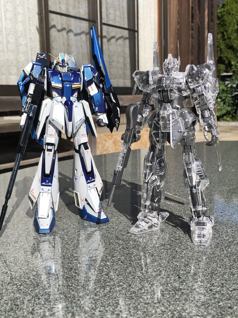 メカニカルクリアのMG百式とのツーショット