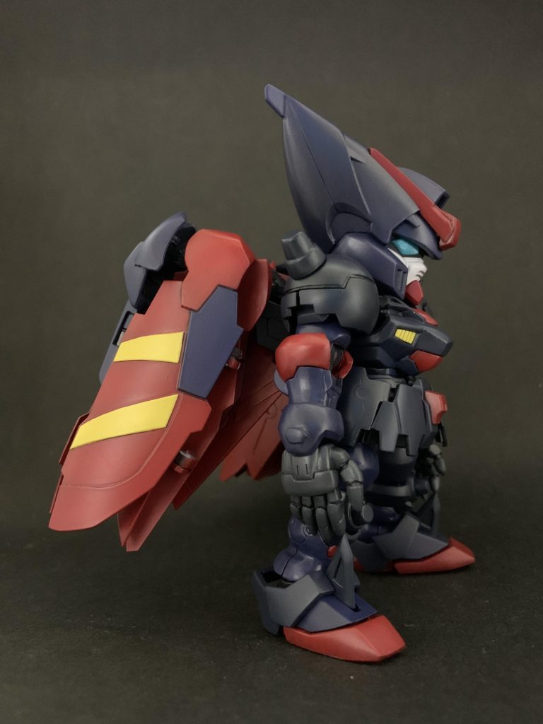 肩はハイモックのパーツを加工しています。手は針金内蔵で指も可動する自作パーツです。