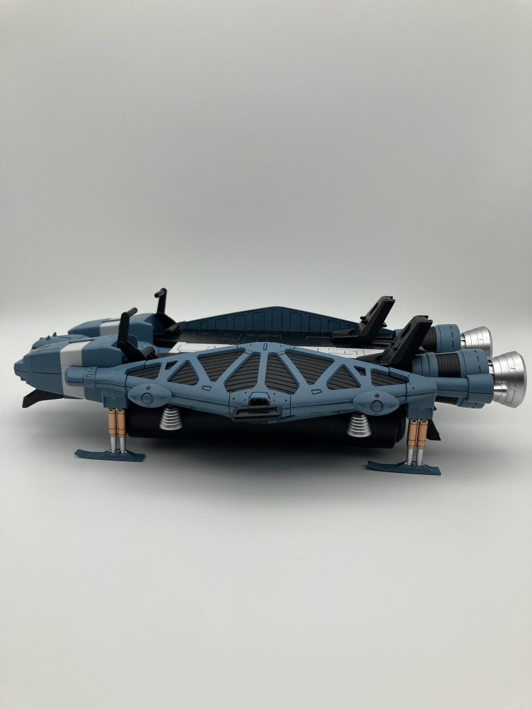 プロペラントタンクの合わせ目は消すのに失敗したけどモールドに見えるので、ヨシ！合わせ目を消すときにパーツに段差ができてしまって大変でした。