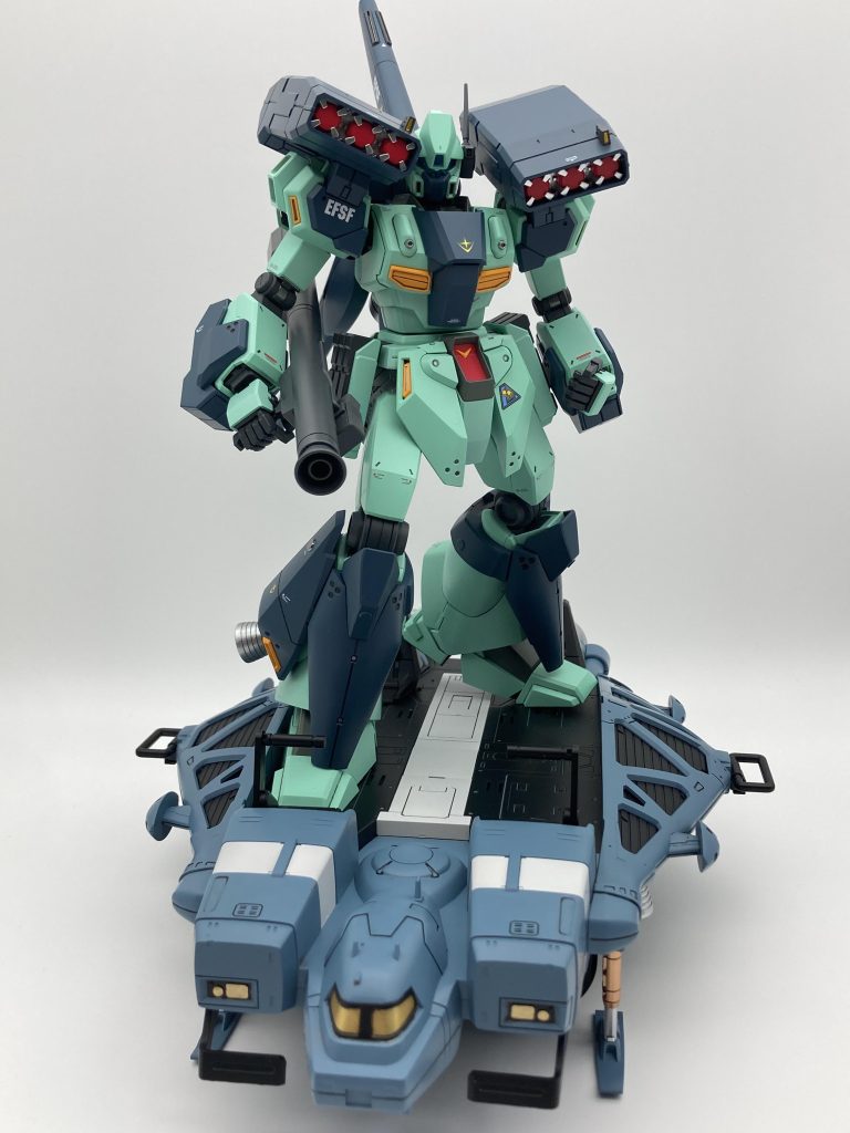  塗り分けした方が良い場所が何箇所かあって大変でした。デカいしw 