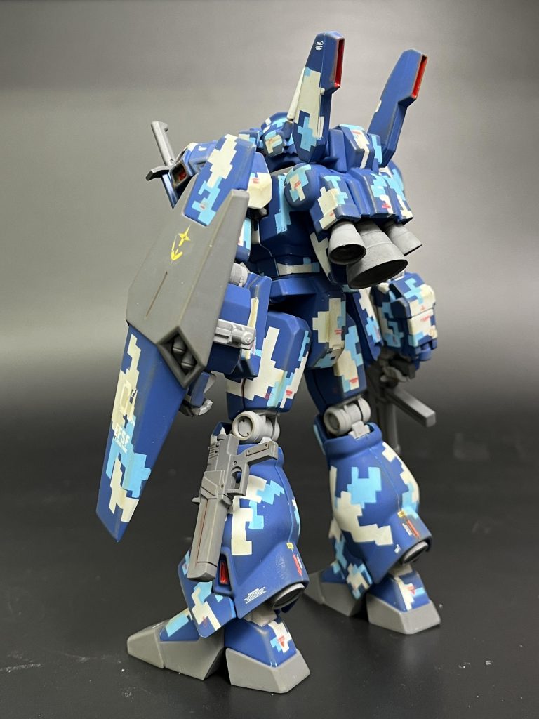 今回はクレオスの300・500・600番を使用して競うコンペという事で、以下を使いました。白:クレオス 325 グレーFS26440水色:クレオス 323 ライトブルー濃い青:クレオス 322 フタロシアニンブルーグレー1:クレオス 607 灰色2704グレー2:クレオス 609 滑り止め塗装部色