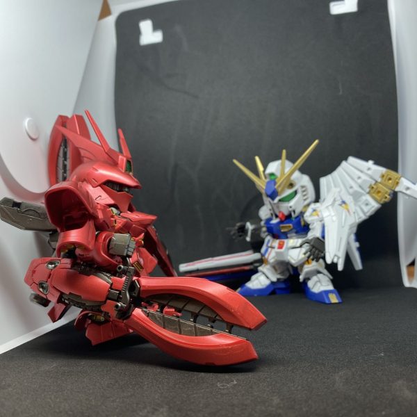 Fukuoka ガンダム SDシリーズ νガンダムvsサザビー