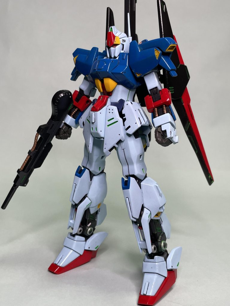 (正面)カミーユ「何なんですか。これは。これがΖガンダムだって言うんですか。」クワトロ「彼らにも事情があるのだろう。あまり言ってやるな。」