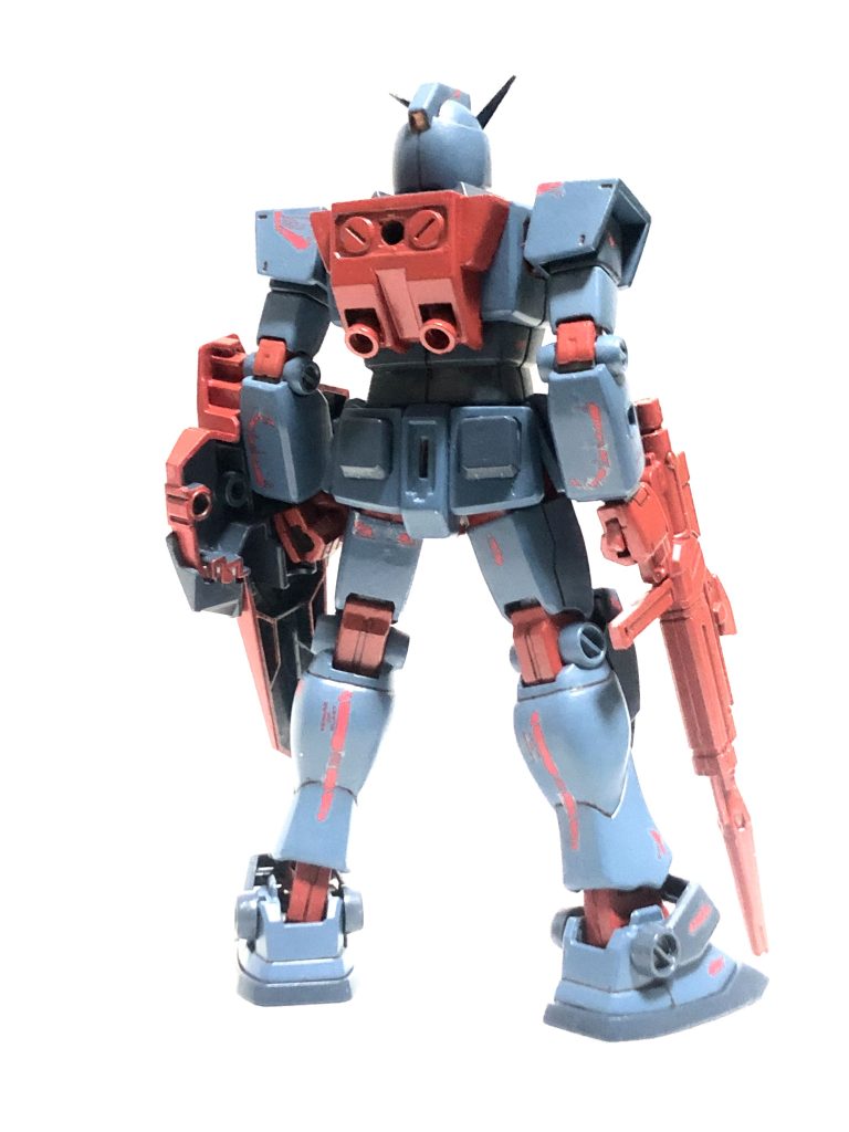 手元にあったHGUC021ガンダムに、ジャンクパーツから適当にライフルやシールドを持たせています