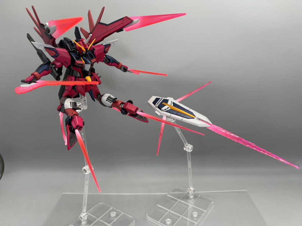 イージスみたいに掴みかかったりするんでしょうか?