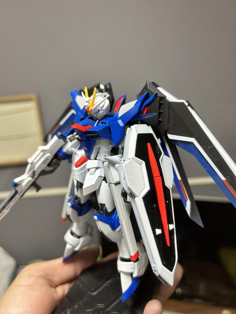 トップコート吹き付け前です。あえて複雑な色は使わず原色で仕上げたのでクッキリと色分けできました