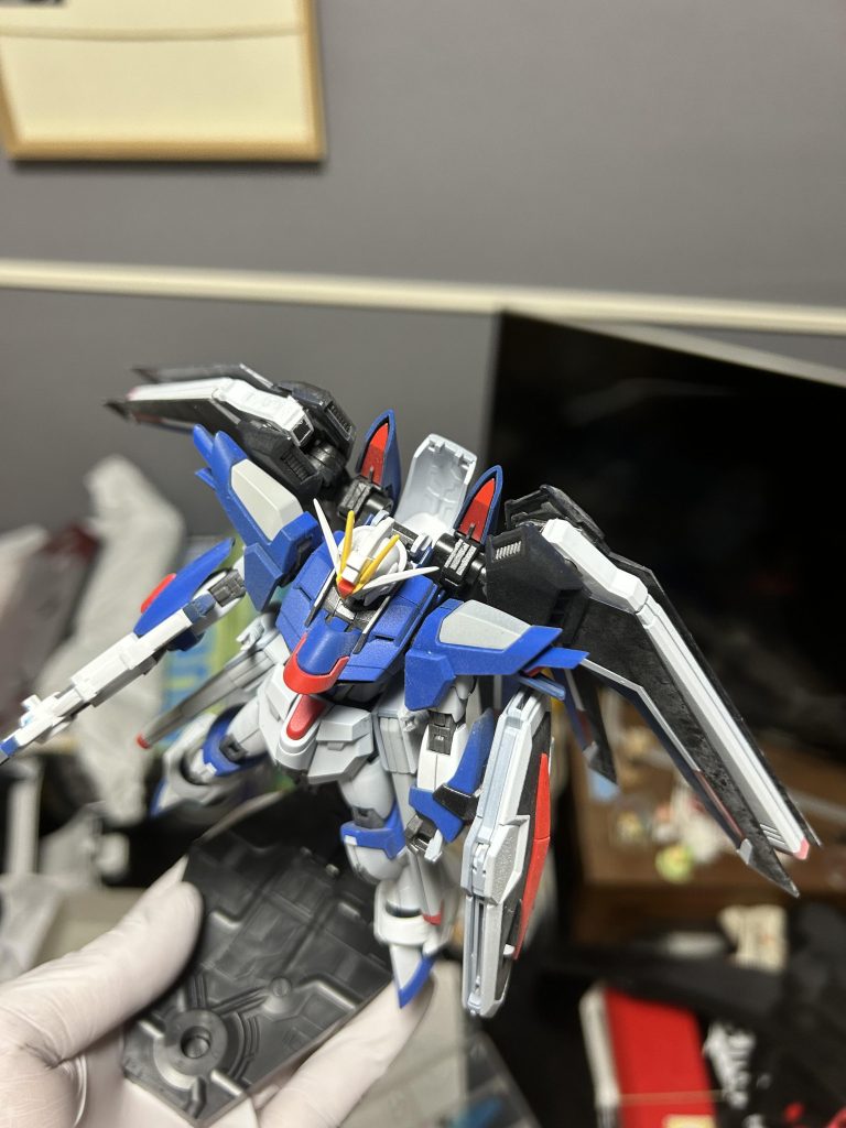 上から。バックパックの赤で塗り分けた三角?の部分がかなり満足いく仕上がりになりましたのでつい😅