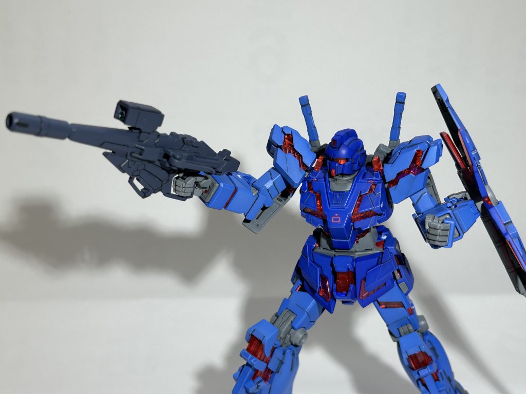 ライフルは銃口とスコープを変更して［マグナムショット］イメージとしては威力を抑えて燃費を良くしたって感じです。1カートリッジ2発ってとこでしょうか？