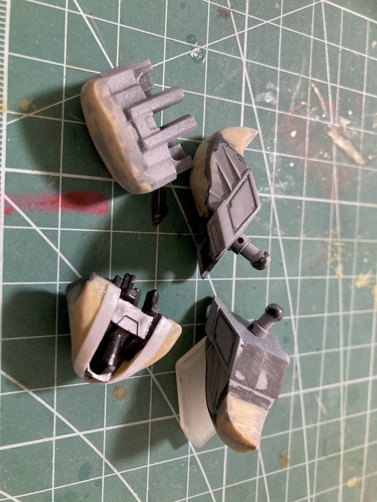 ・腕、腰部アーマー、脚ほぼパーツそのままで一部微調整・袴30MMオプションパーツのマルチクロスを鋭角に整形して腰の左右に接続。