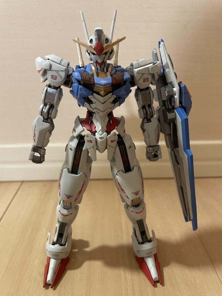 本体は少しトーンを落とした白にしてspecⅡ風に仕上げました。