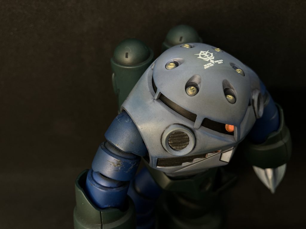 このズゴックはシャア専用ズゴックを量産型のカラーで全塗装しました。