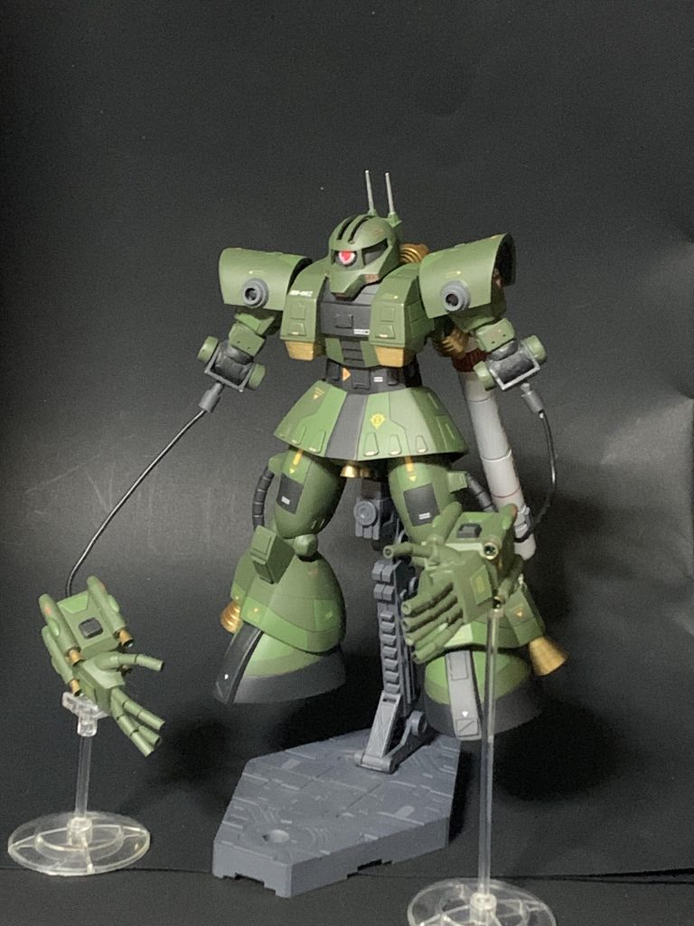 腕が飛ぶギミックを追加しました。こういう改修は初めてだったので苦労しました。