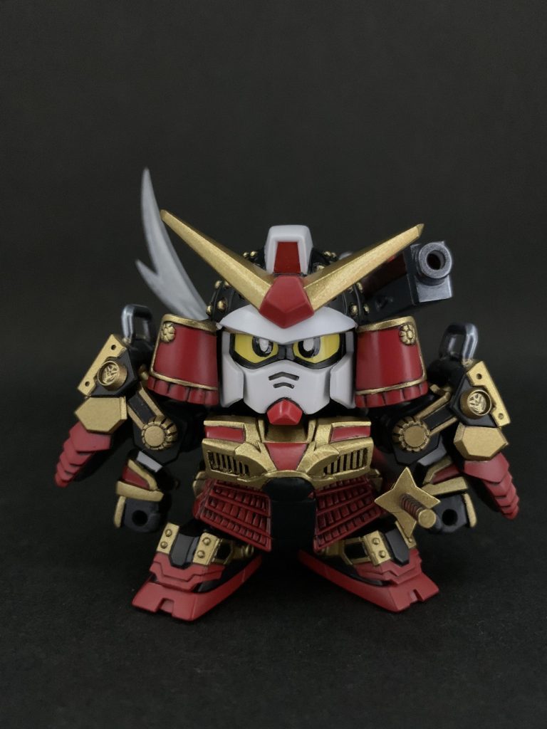 MG武者ガンダムのデザインを参考にしています。