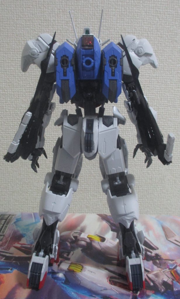背面