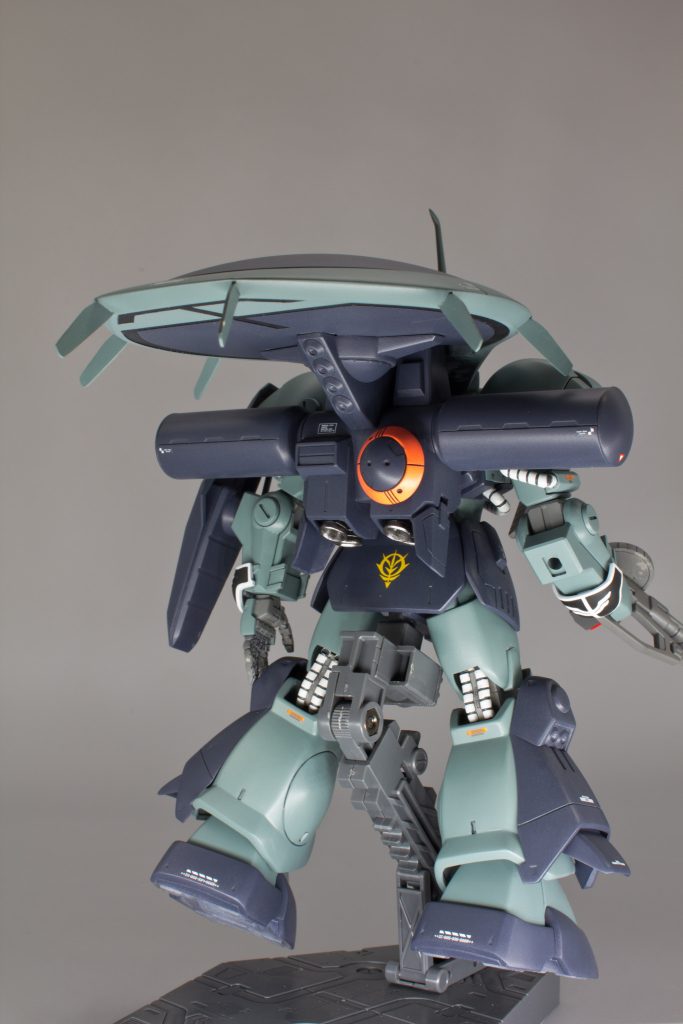 レドームをぐるりと囲む様に生えてるフィンは厚ぼったく感じたのでプラ版で作り直してます。