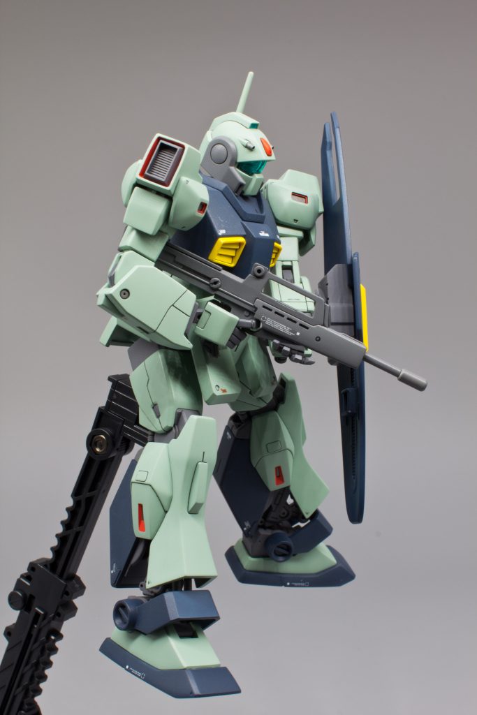 デザイン悪くないと思うのですがジムⅢやジェガンと比べると何か存在感が希薄。。と思うのは私だけ？？