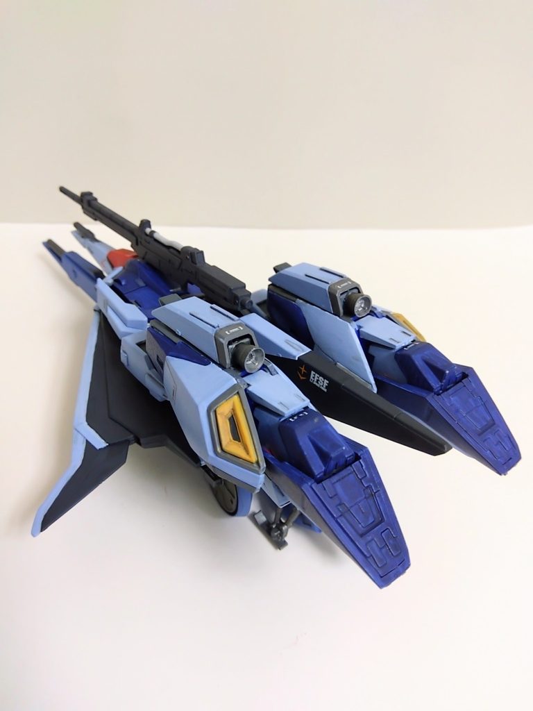 後面図。脚部バーニアはMSGの物に差し替えました。