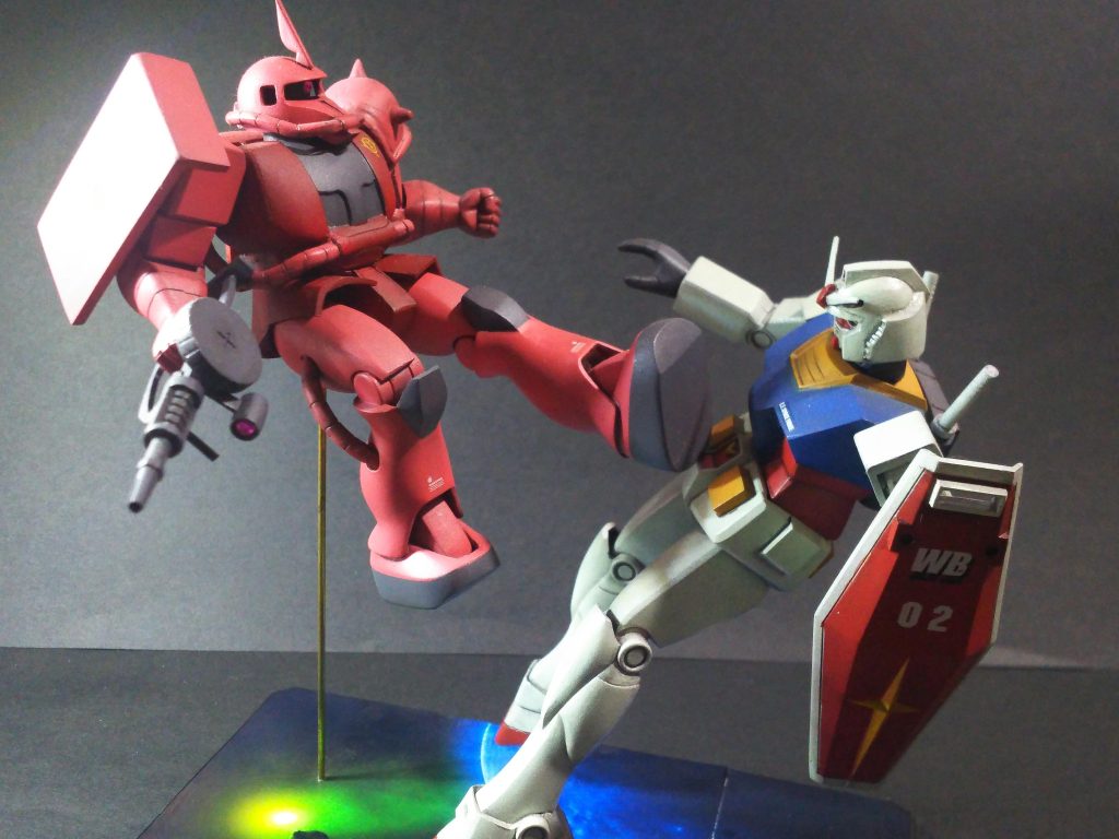 序盤のシャアの脅威を感じるシーンだと思います。激戦を潜り抜けてきた男とモビルスーツに乗ったばかりの少年。とにかく赤い彗星と呼ばれ連邦軍から恐れられていた緊迫感があるシーンです。