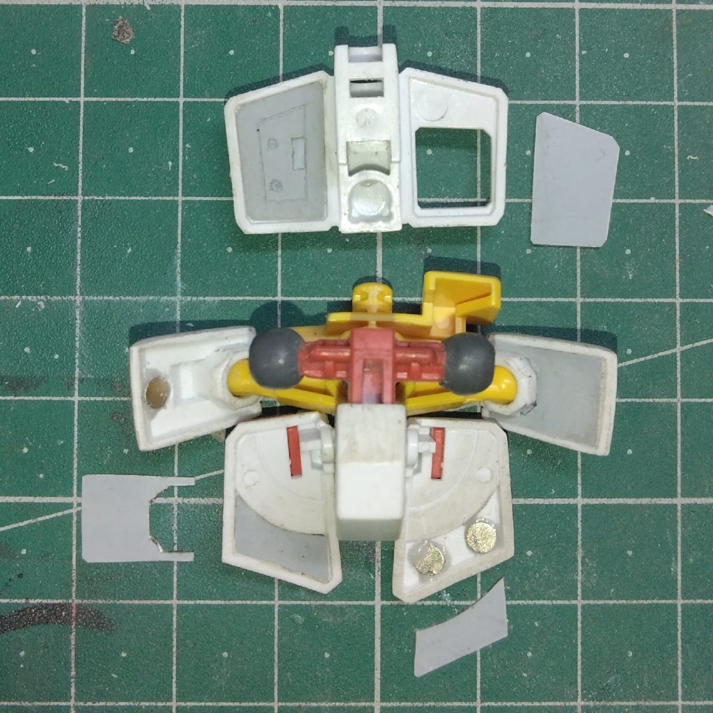 腰廻り裏打ち　磁石を隠す意味合いもあります