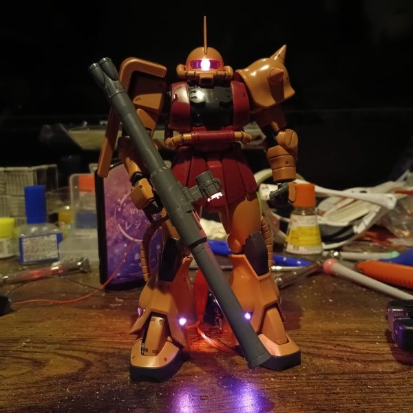 MG シャア専用ザク Ver.2.0 LED組込