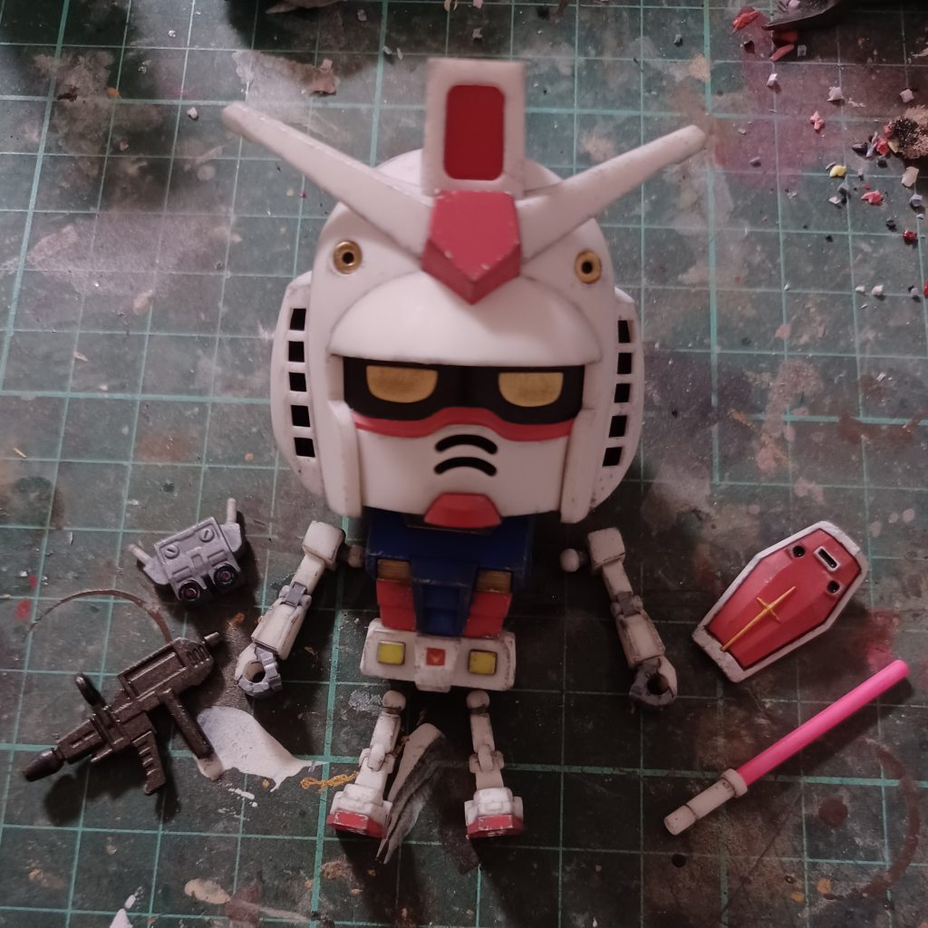 新素材のLIMEXが脆くて制作中に右肩のジョイント部分が千切るというアクシデントが発生😱!直すのは簡単だけど以後、ビクビクしながらの作業となった(笑)