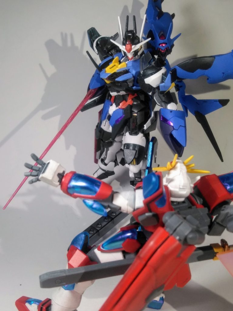 こんな事も出来ちゃいます😤『D,M,B,A,E,』(もぅ。名前書きたく無い)の＂スラスターをガントレット＂として、装着😊『ビーム サーベル』を発振です🤣🤣