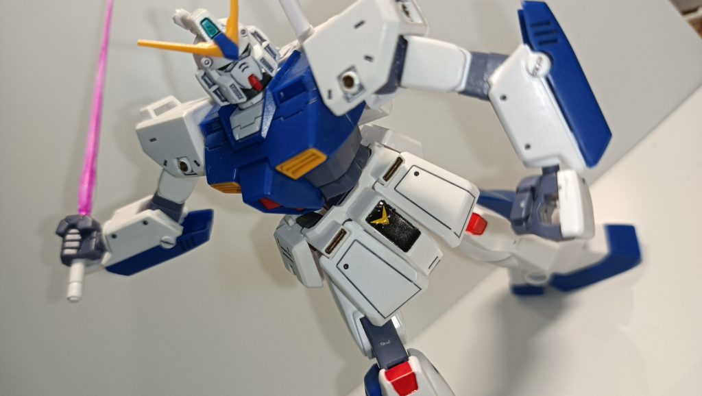 ビームサーベル抜刀!ビームサーベルのピンク色はほんの少しだけアレンジしました!まぁよくわからないと思いますが( ;∀;)