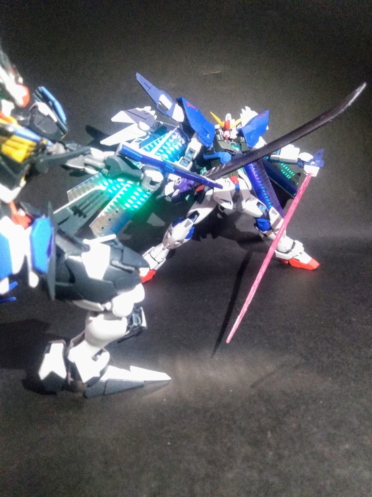 残念ながら、劇中の様な『究極破壊兵器』の再現は｢UP主｣の技量では＂1億と2000年＂懸けても無理なので😭ご覧の方々の｢心の眼で(妄想力)｣でイメージをして頂けると、幸いです😔