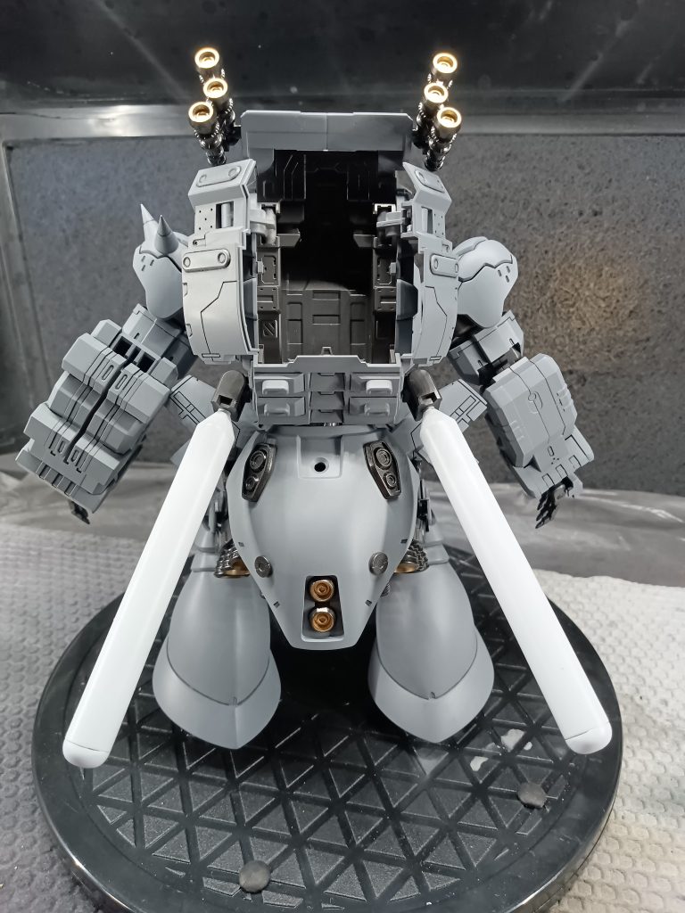 こちらのハッチにバーニアをぶち込む予定です!