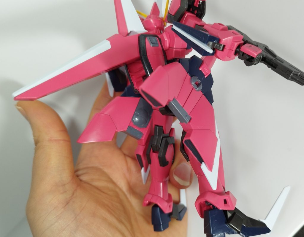 色が足りない所を、説明書をみて部分塗装バインダー？と背中が足りてない