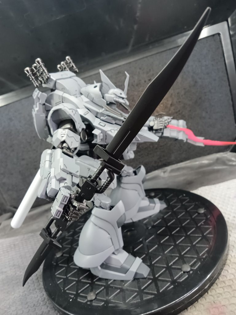 強襲型ゆえ 弾幕の前ではハチの巣確定