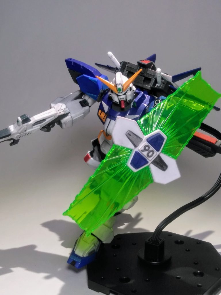 『ビーム シールド』展開です😄この｢B.S｣は手持ちタイプだったりします😏でも、カッコ悪いし、安定性がないので＂腕部固定式＂にシチャイました😋