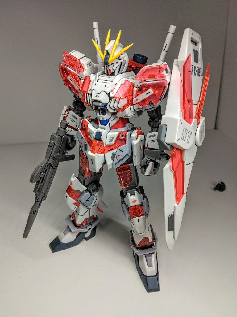シールドとライフルを装備して完全体にナラティブガンダムはいい…実に良いっ!!