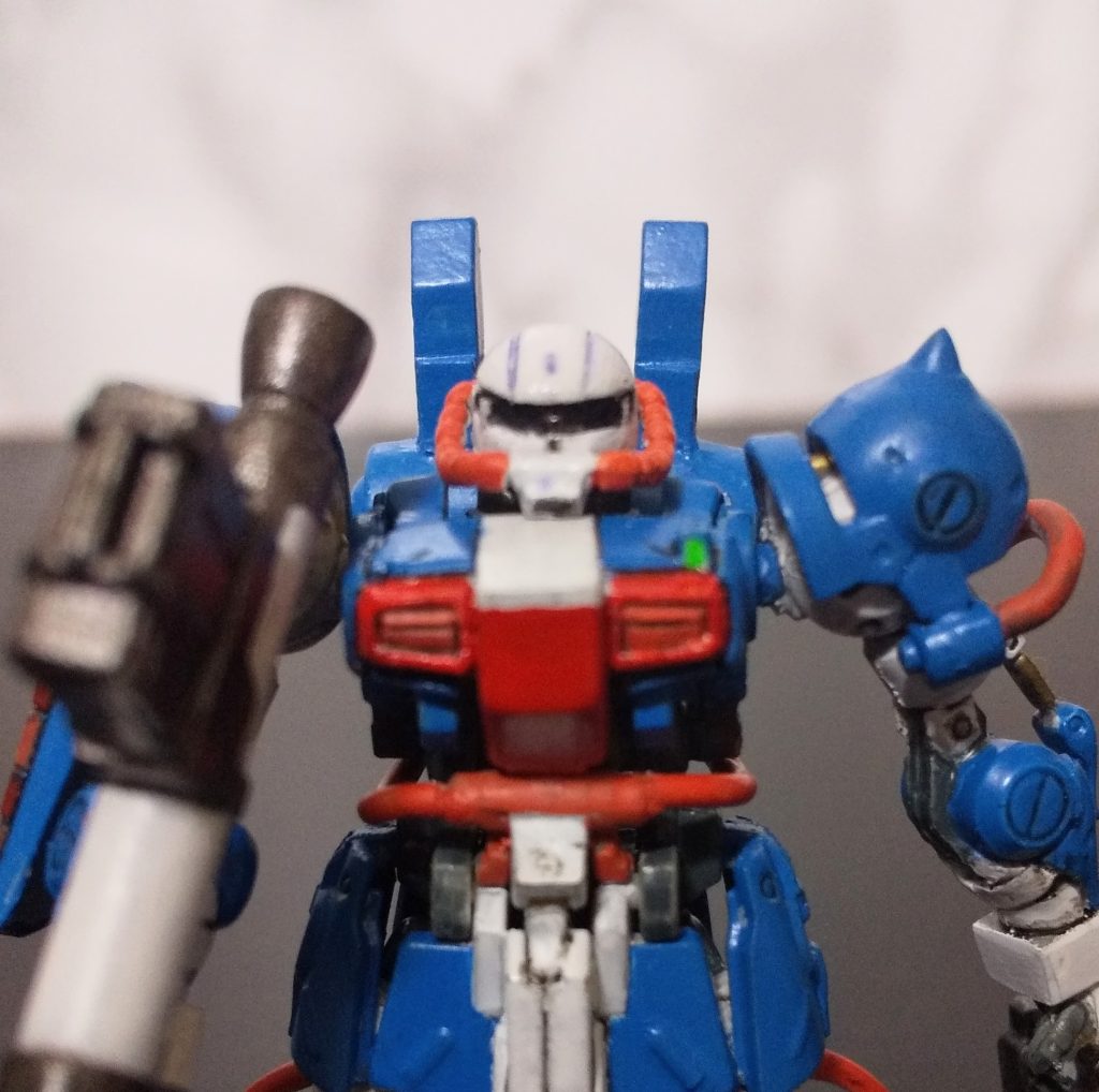 モノアイシールドを上下に狭く加工してモノアイもクリアパーツ化しています　∅0.5ミリのモノアイになりました…笑最後まで見て頂きありがとうございます。