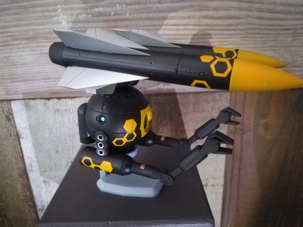 ミサイルの色分けは我ながら満足横バーニア部はリブドロックワッシャーでディテールアップしてみました初代ビルドシリーズにてレイジくんがボールで無双する話がありましたが、あれでボールが好きになりました