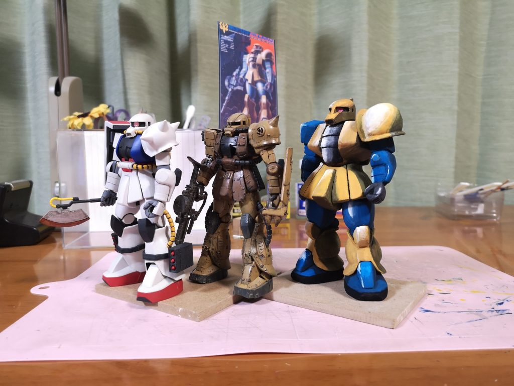 最後に我が家のザクの集合写真統一感がないですねwでも、みんな好きなのでOK