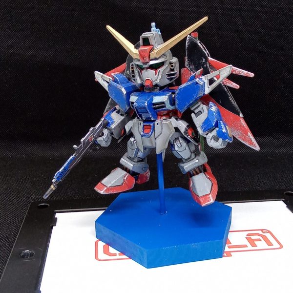 デスティニーガンダム