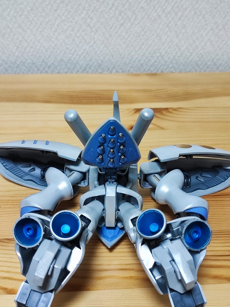 ハイヒールにした踵周辺にバーニアを追加しました。