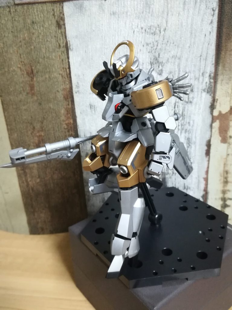 シュヴァルベグレイズの積みプラ消費が制作動機せっかくの鉄血ベース、神々しいものを作りたく思いシュバルゼッテ購入