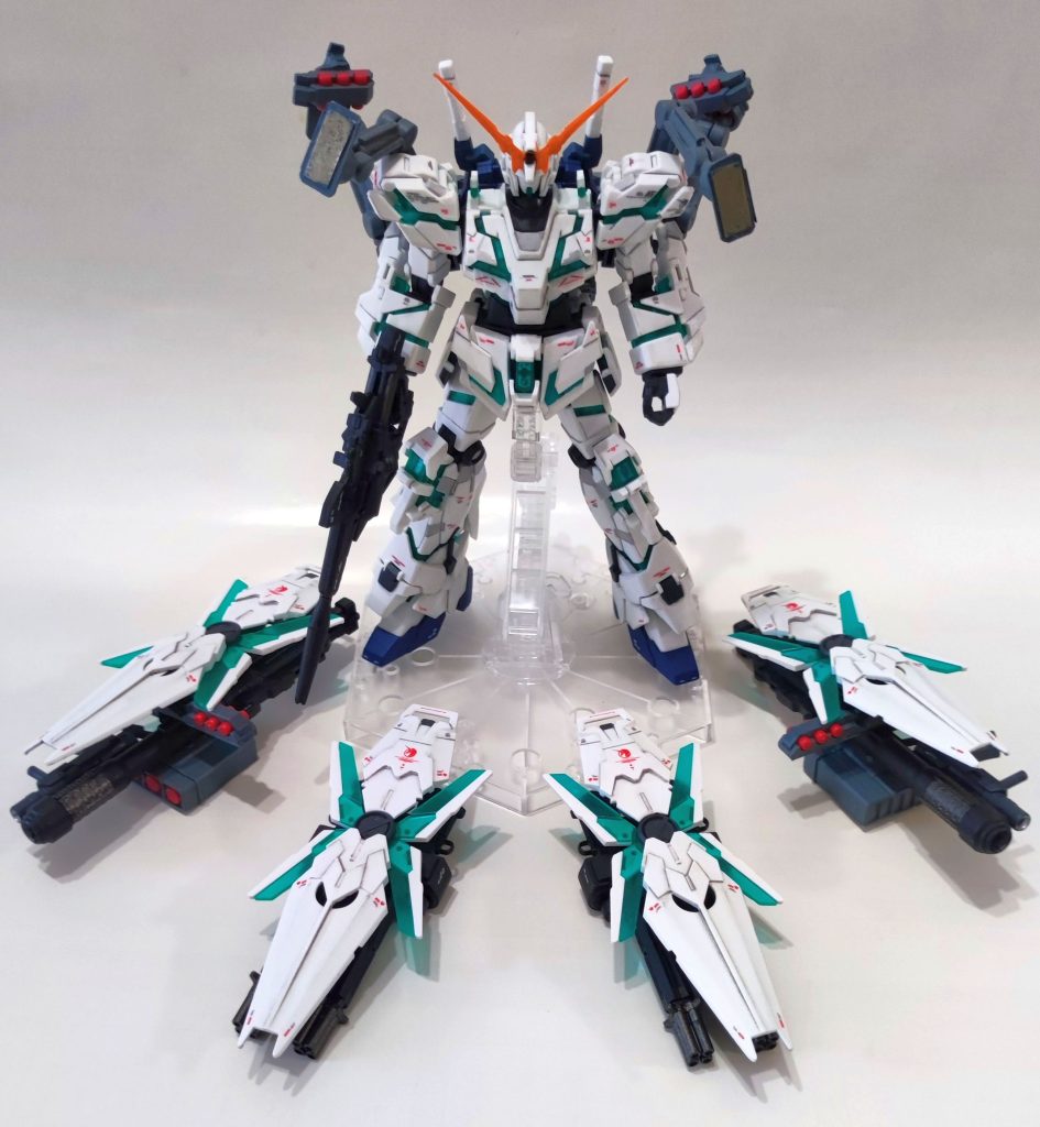 シールドは原案通りのビームバルカンx2に加え、バズーカとミサイル、グレネードの実弾系x2としています。