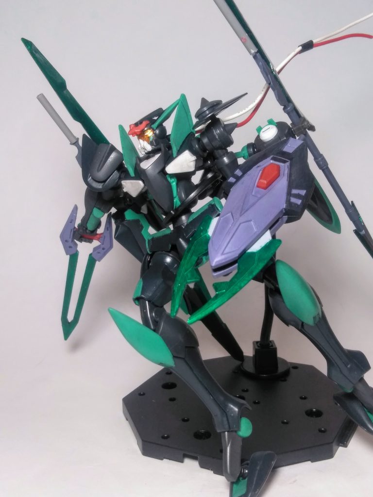 『B.K.S.シヴァ』のアレなので"刃"を引っこ抜いて「 GN ソード」として"シールド"は「GN シザー」として使用可能です😤