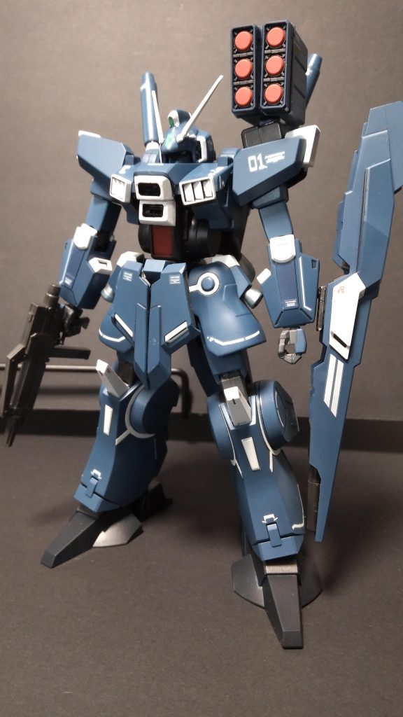 胸部はSDのガンダムZZから、シールド・フロントスカート・頭部はMGのリゼルから、リアのスラスターはHGUCのバイアランカスタムから、肩部ミサイルポッドはHGUCのフルアーマーユニコーンからの流用となります。