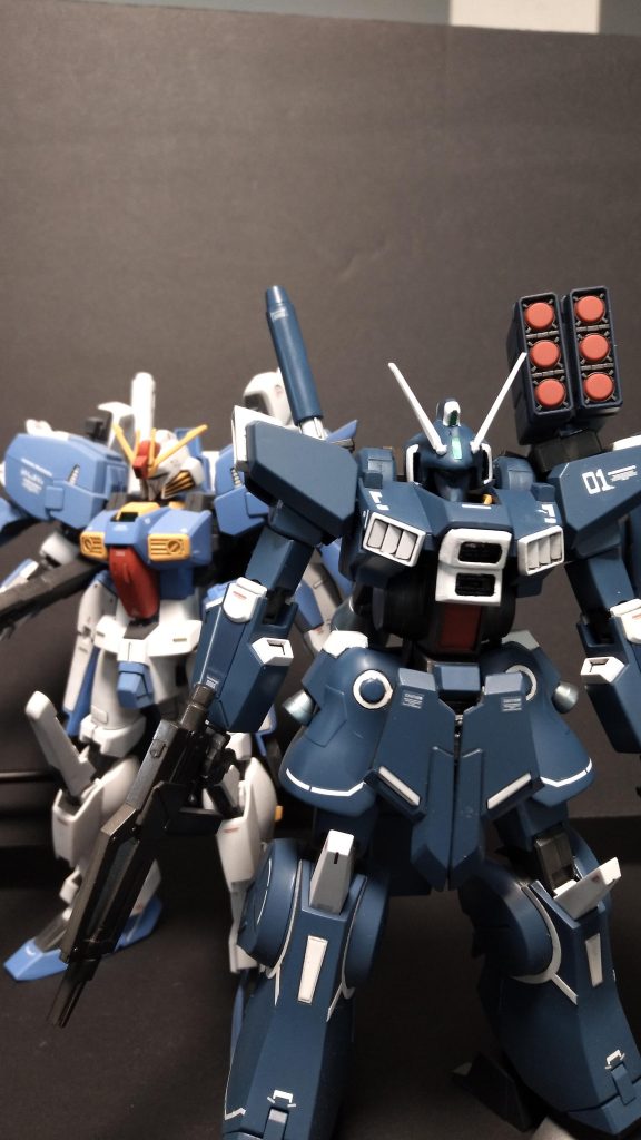 センチネルといえばライバルのSガンダムとのツーショットです。Sガンダムも初期のHGなのでリニューアルしてほしいです!ついでにマークⅤもHG化してほしいですね。